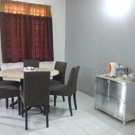 Anjung Homestay Sepang Esterno foto
