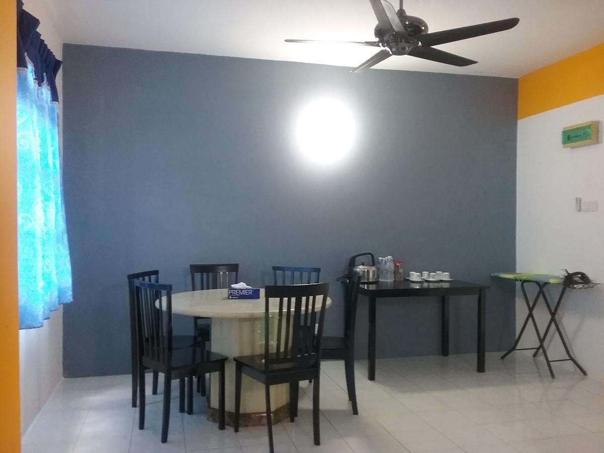 Anjung Homestay Sepang Esterno foto