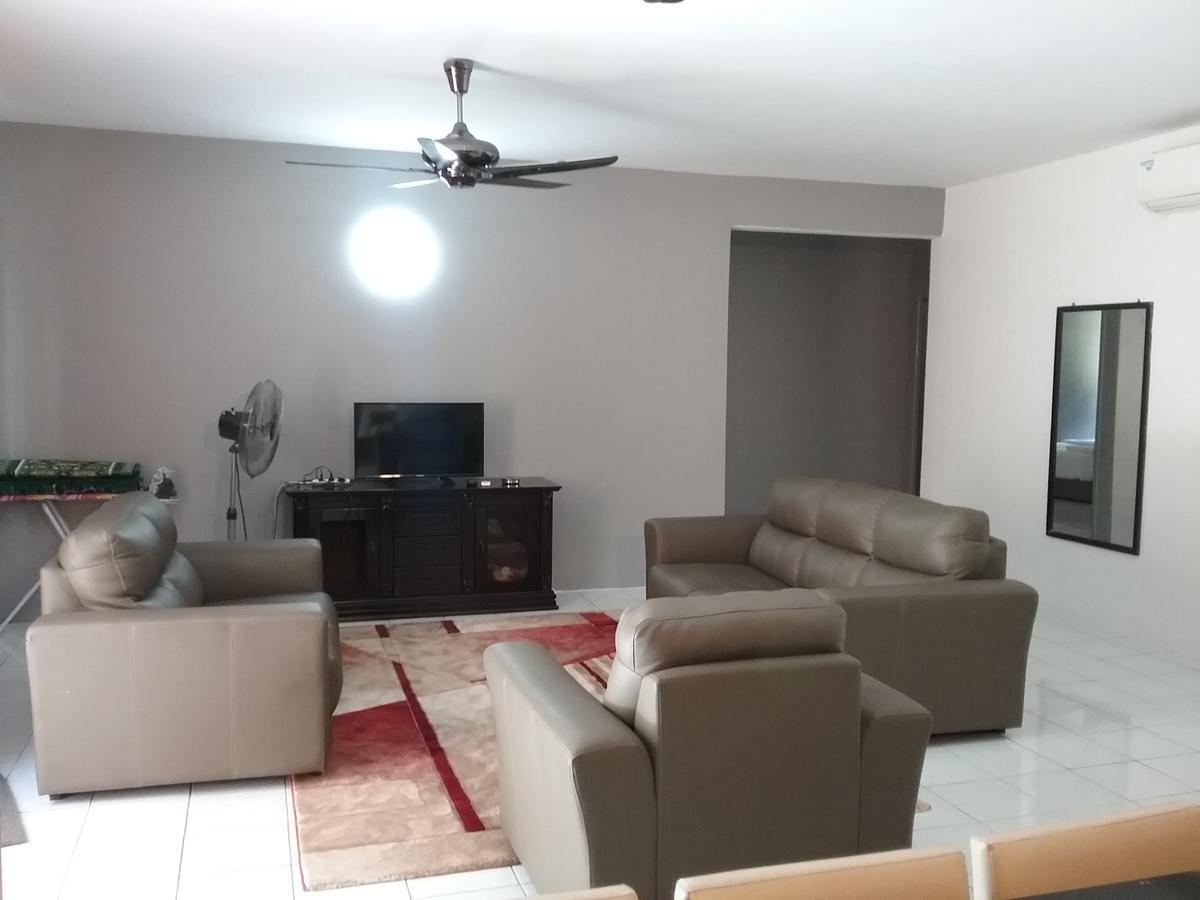 Anjung Homestay Sepang Esterno foto